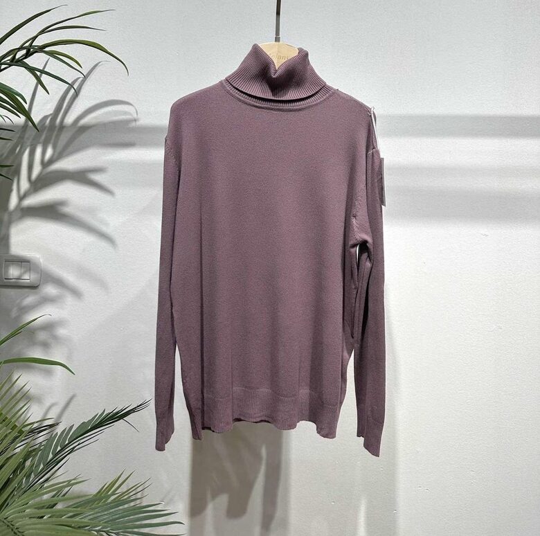 Džemperis - bītlene ar augsto apkakli un viskozi Plūme Universāls izmērs 